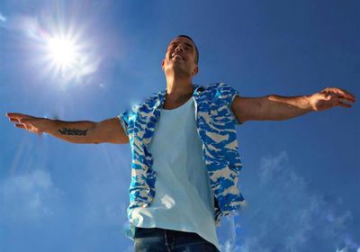 عمرو دياب يتصدر منصة "أنغامي" بأغنية "يا بلدنا يا حلوة"