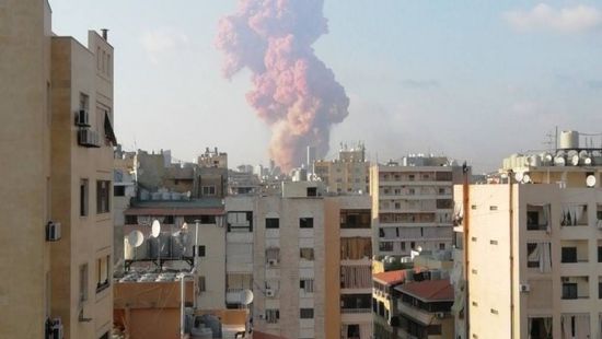  نقل عدد من الجرحى في انفجار مخزن بمرفأ بيروت إلى المستشفيات