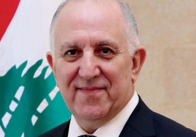 وزير داخلية لبنان: المعلومات الأولية تشير الى مواد شديدة الانفجار وراء حادث بيروت
