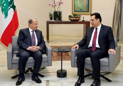 الرئيس اللبناني يلتقي برئيس الحكومة ومجلس الوزراء يخصص حساب لمساعدة المتضررين ببيروت