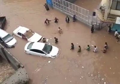 الإنمائي تُزيل آثار الفيضانات بعدن
