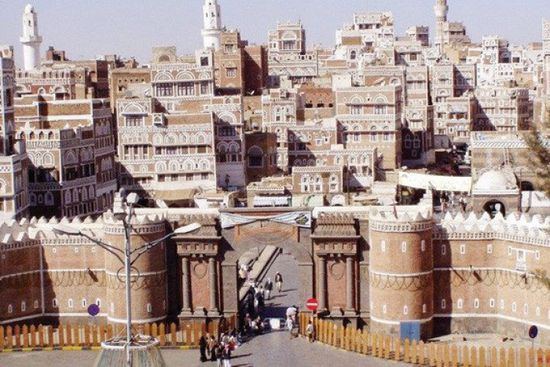 الاستهداف الحوثي لـ"صنعاء القديمة".. بين الإهمال والابتزاز