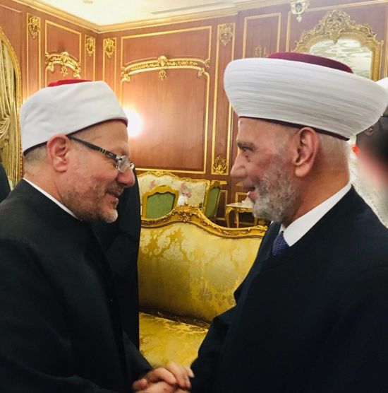 مفتي مصر يجري اتصالًا هاتفيًّا بنظيره اللبناني لمواساته في حادث انفجارات لبنان