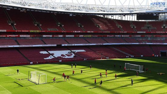 أرسنال يعتزم الاستغناء عن 55 موظفا بسبب فيروس كورونا