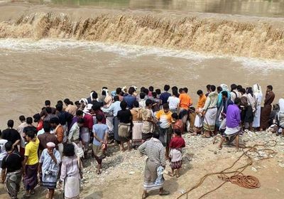 انتشال جثة ضحية للسيول في بيحان