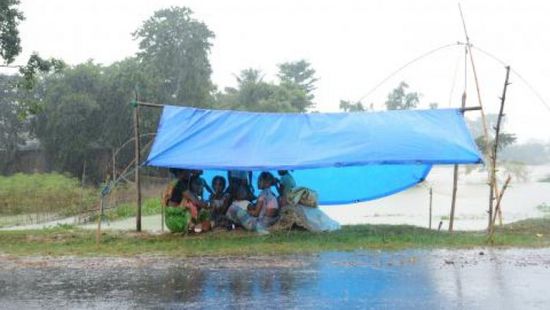 وفاة المئات في بنجلاديش بسبب الفيضانات