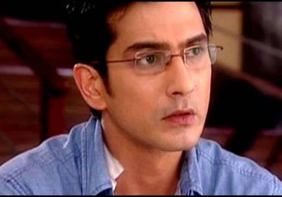 العثور على الممثل الهندي سمير شارما مشنوقًا داخل منزله بمومباي