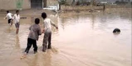 السيول تغرق طفلين في عتق