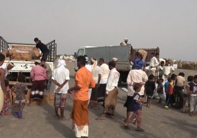 مساعدات إماراتية للنازحين بمخيمات التحيتا والخوخة