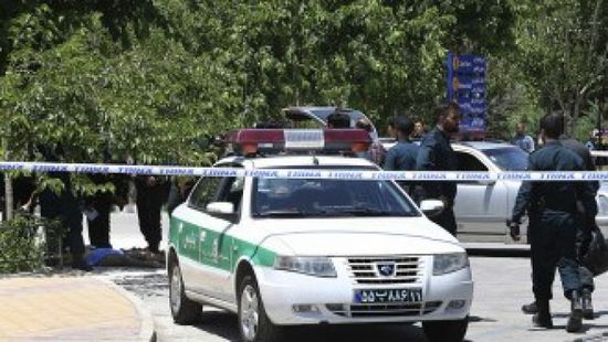 أنباء عن اغتيال أحد عناصر حزب الله وابنته في طهران
