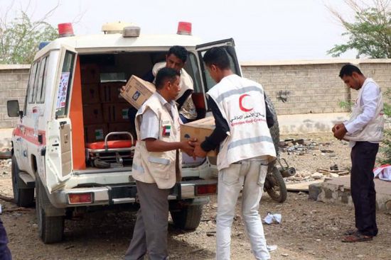 البيان: الإمارات تنتشل أبناء الساحل الغربي من السيول