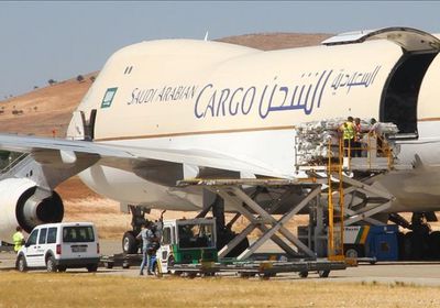  وصول ثالث طائرة إغاثة سعودية إلى مطار رفيق الحريري في بيروت