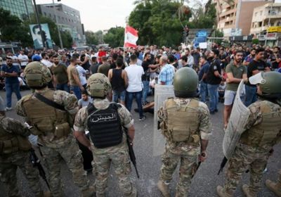  الجيش اللبناني يُخرج المتظاهرين من مقر الخارجية وينتشر في محيطها