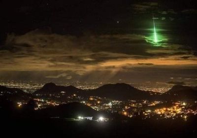 شهاب يتوهج في سماء شمال صنعاء