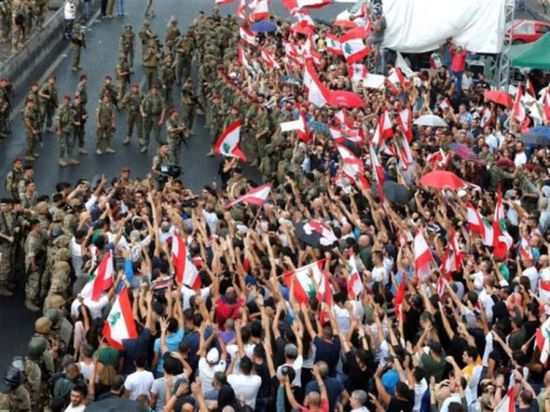  بدء توافد متظاهرين إلى وسط العاصمة اللبنانية  &rlm;