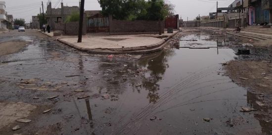 لتلافي مخاطرها.. أهالي الحوطة يطالبون بسحب المياه الراكدة