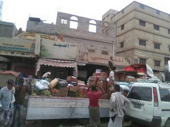 تكدس مخلفات الخضروات بالحبيلين واتهامات للموردين