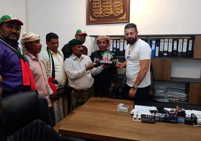 تكريم "خليفة الإنسانية" لجهودها التنموية في سقطرى