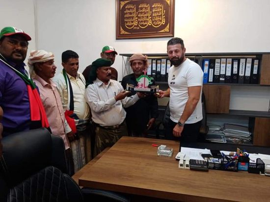 تكريم "خليفة الإنسانية" لجهودها التنموية في سقطرى