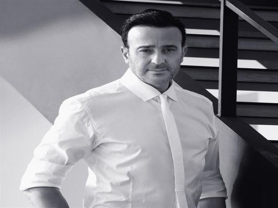 صابر الرباعي يشارك جمهوره بصورة نادرة من طفولته