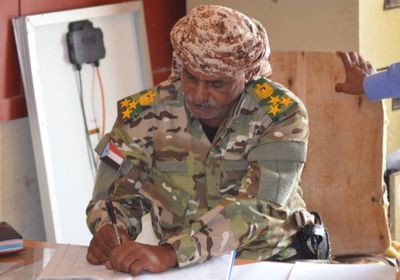 بجولة تفتيشية.. مدير شرطة سقطرى يتفقد الانضباط الوظيفي في الأقسام