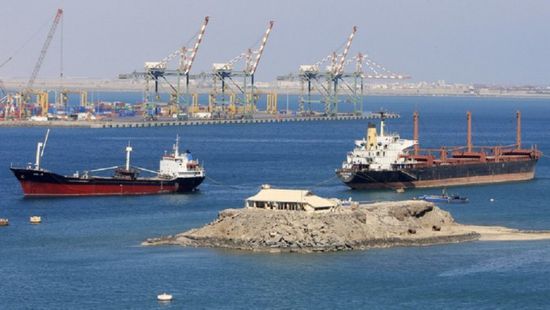 الشرعية والصفعات الـ3.. لماذا روّجت وجود نترات أمونيوم في ميناء عدن؟