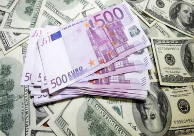  الدولار يتراجع مقابل العملة الأوروبية الموحدة بأكثر من 0.2 %
