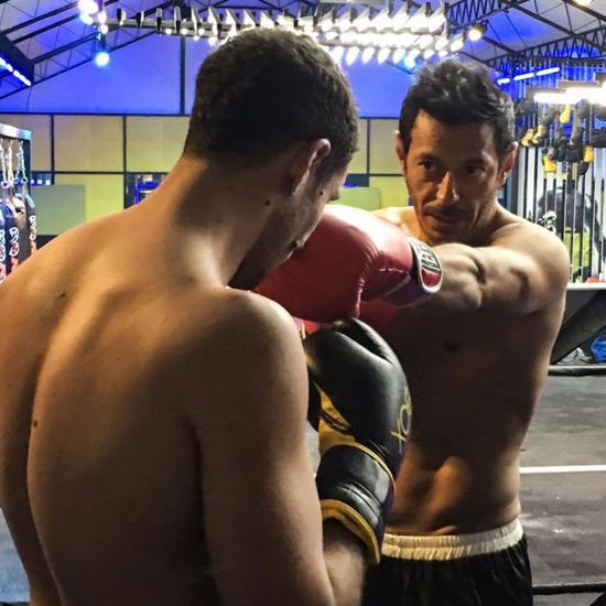 من الجيم.. مصطفى شعبان يمارس تمارين شاقة (فيديو)