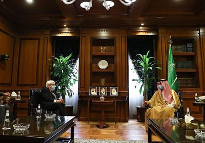 غريفيث والجبير يناقشان مستجدات الأوضاع باليمن