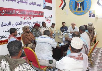 أبرزها تعديل اللائحة.. صيادو الشحر يطرحون مطالبهم على "الانتقالي"