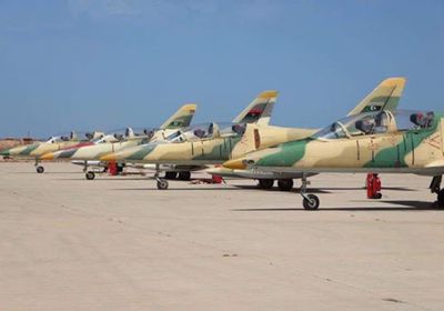 سلاح الجو الليبي يقصف تجمعات لمرتزقة أتراك بمصراتة