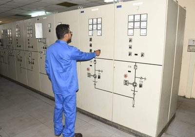 محطات الكهرباء بلا ديزل.. العتمة تتسلل لساحل حضرموت