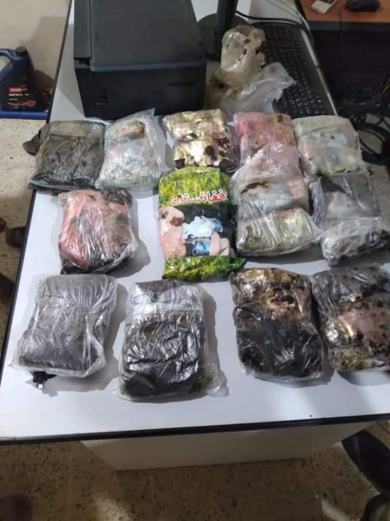 مهربة لعدن.. ضبط 13 كيلو حشيش في دوفس بأبين (صور)