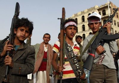 "الشرق الأوسط": الحوثيون يختطفون الأطفال للقتال والتسول