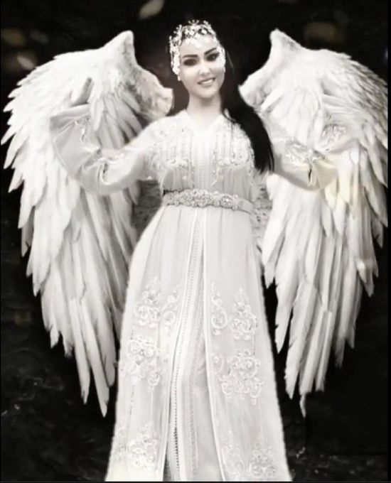 بجناحي ملاك.. سمية الخشاب تشكر متابعيها على هذه الصورة