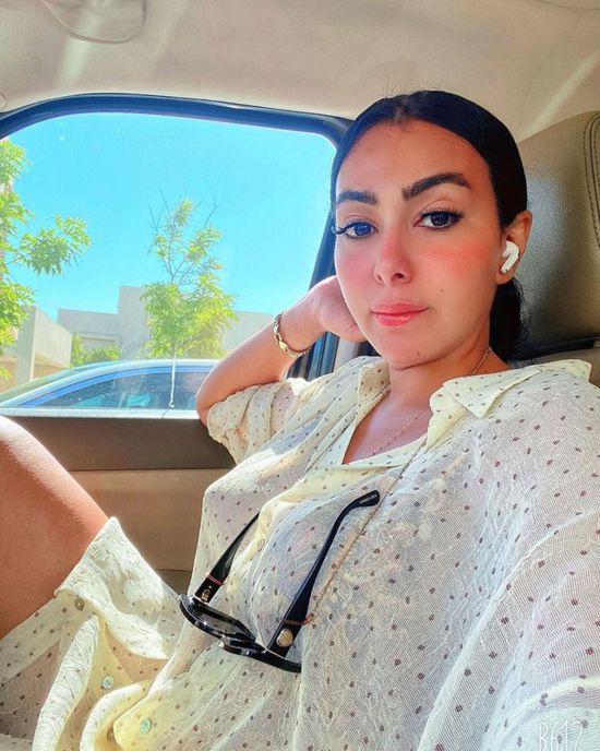 ميريهان حسين تنشر صور جديدة من عطلتها الصيفية