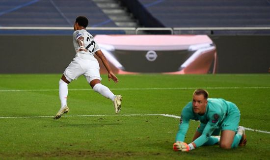 رئيس برشلونة: أعتذر للجماهير وهناك أشياء يجب تغييرها كما قال بيكيه