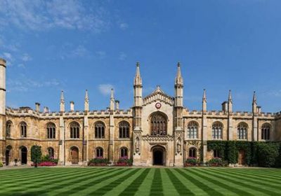 الرئيسة التنفيذية لهونج كونج تتخلى عن جامعة كامبريدج