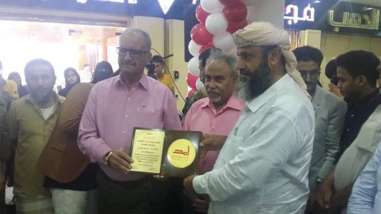 إبداعات خاصة من أبناء الجنوب بمعرض العدسة والريشة (صور)