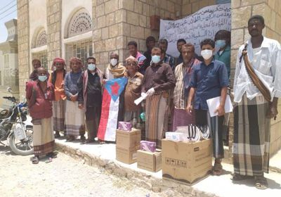 "انتقالي الضليعة" يخصص مساعدات طبية لمركز الصحة بالمديرية