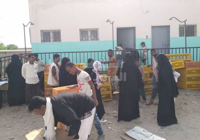 650 أسرة تتلقى "مستلزمات مدخل الدواجن" في خنفر