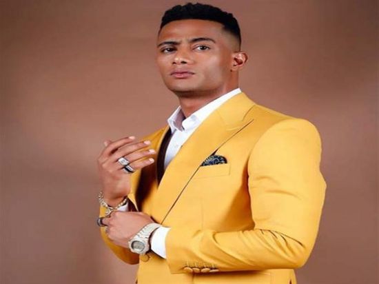 محمد رمضان وسط محبيه في الساحل الشمالي (فيديو)