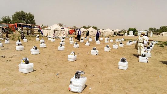 "الدولية للهجرة" توزع مصابيح شمسية في مأرب