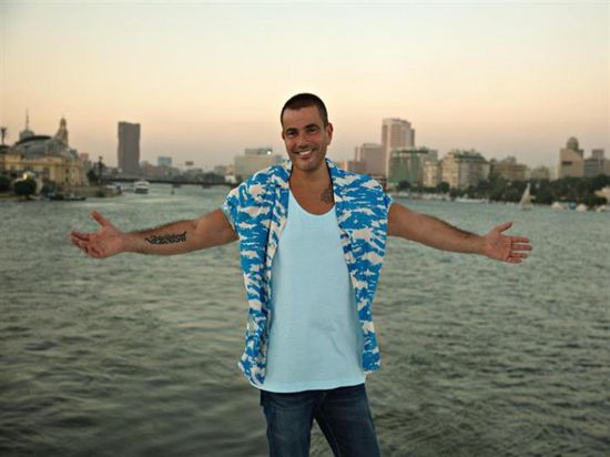 عمرو دياب يعود للتمثيل من جديد من خلال نتفليكس (تفاصيل)