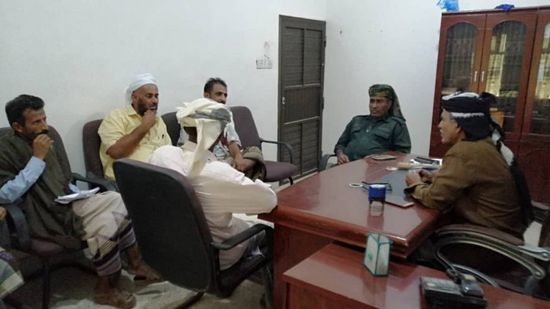 الحوتري ومنصر يبحثان خروقات الإخوان في أبين