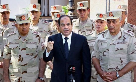 الرئيس المصري يوجه برفع أعلى درجات الجاهزية القتالية للجيش