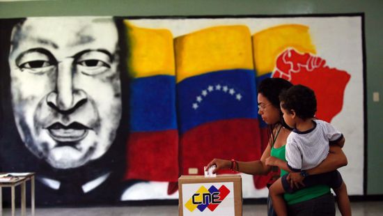 أمريكا تدرس فرض عقوبات شديدة على النفط الفنزويلي