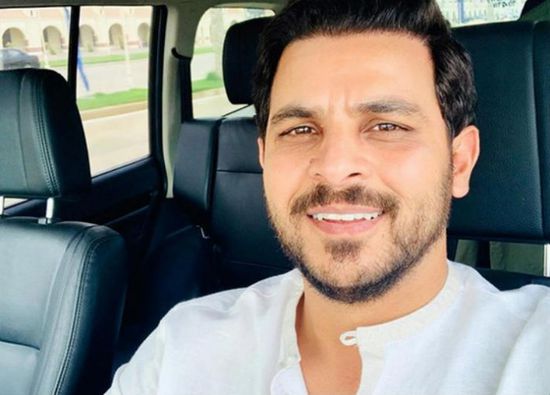 في أحدث ظهور.. محمد رشاد يغني "صفحة وطويتا" (فيديو)