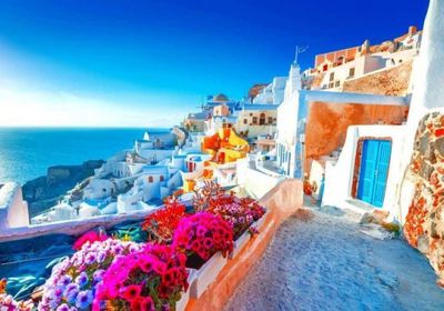 كورونا تهبط بعائدات السياحة في اليونان