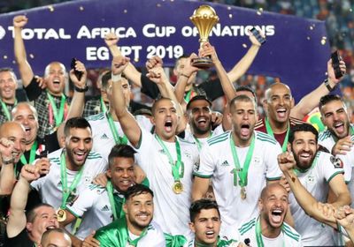 الكاف يعلن تتويج الجزائر بلقب أفضل منتخب خماسي في القرن ال 21